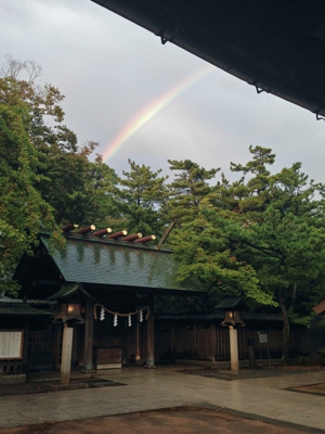 意富比神社(船橋大神宮)御本殿への虹